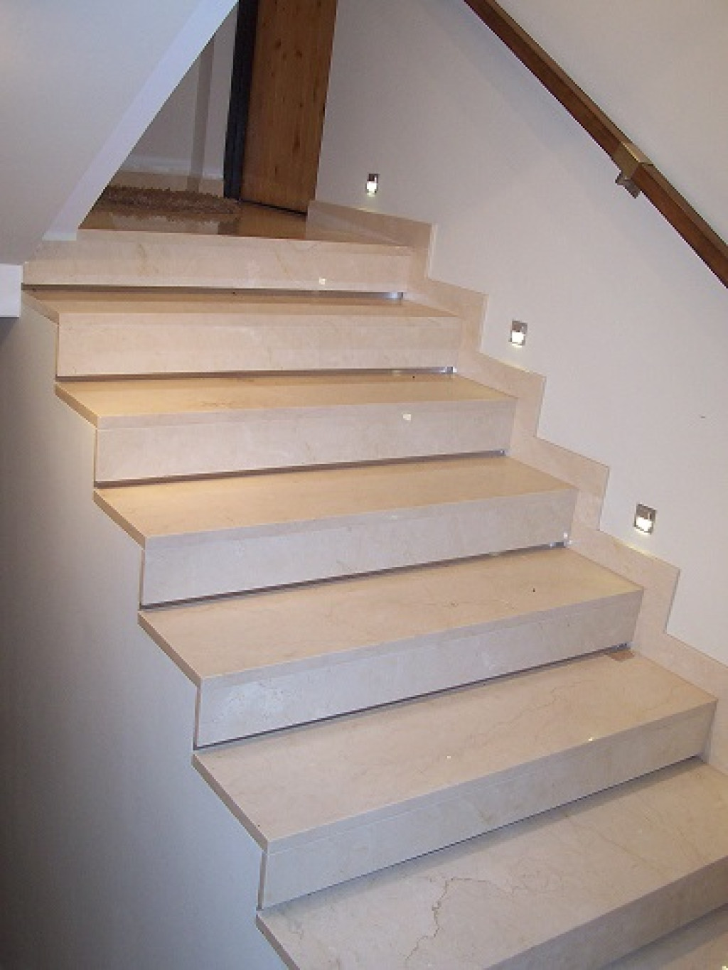 Blog - Marble or granite stairs?