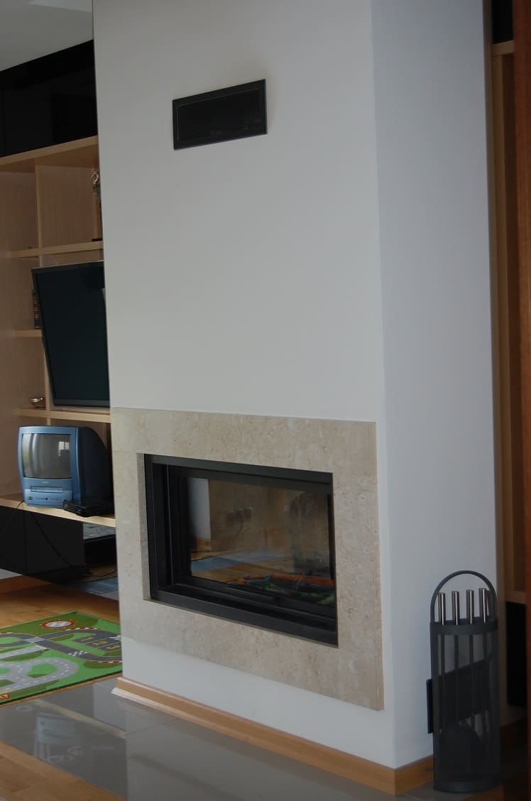A fireplace in a room, where to position it ? – Fainner