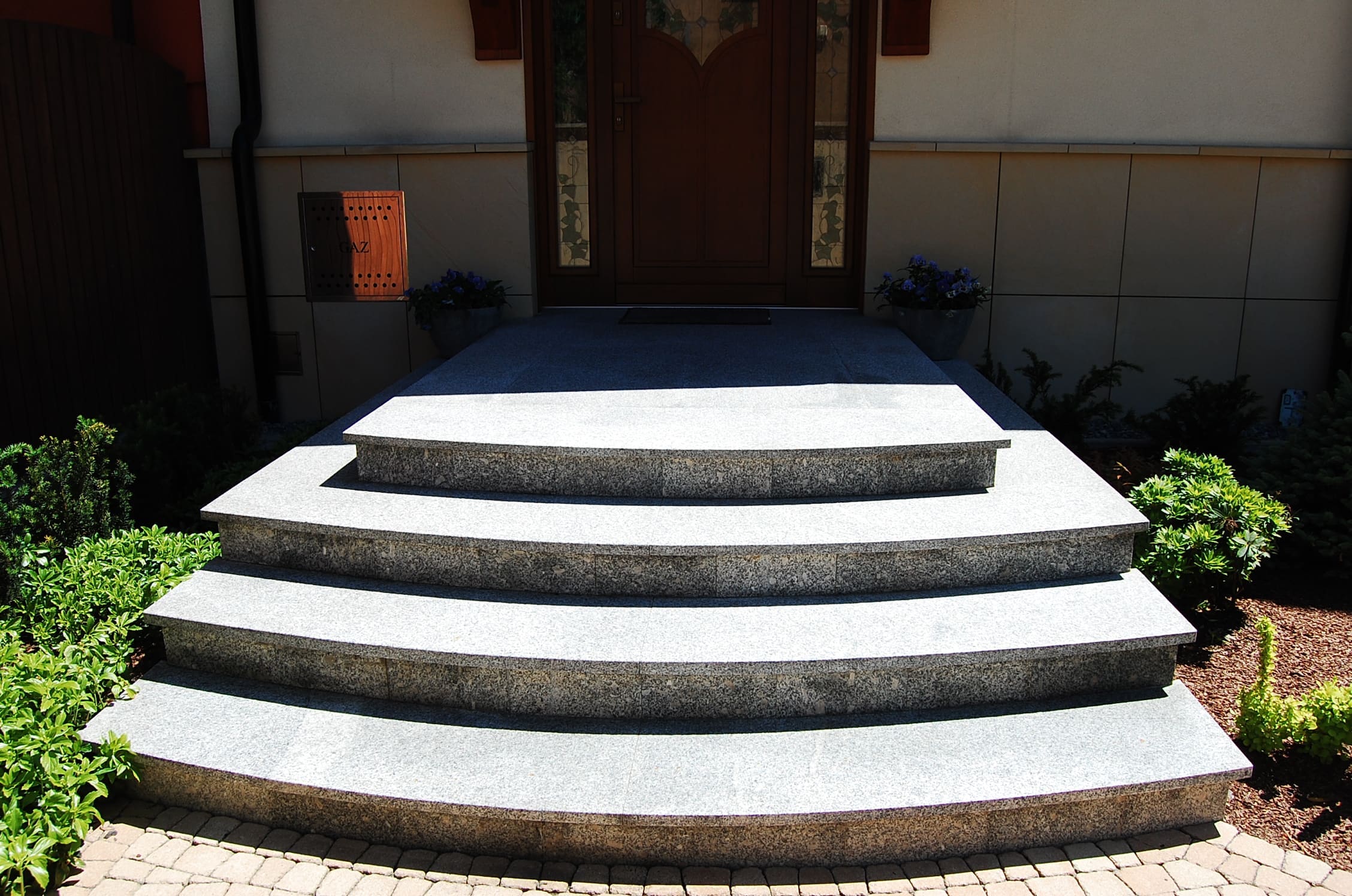 Jaki kamień wybrać na schody wewnętrzne i zewnętrzne? – Blog – Fainner