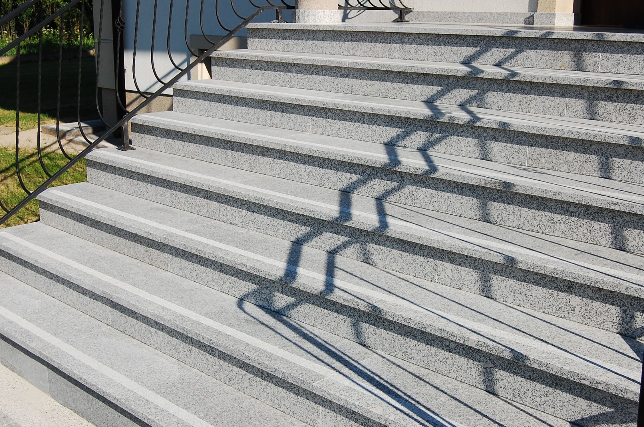 Jaki kamień wybrać na schody wewnętrzne i zewnętrzne? – Blog – Fainner