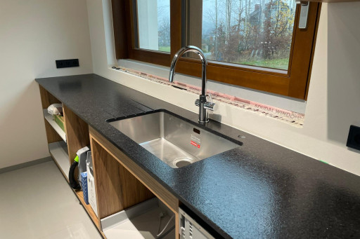 Granit Carbian Black w kuchni