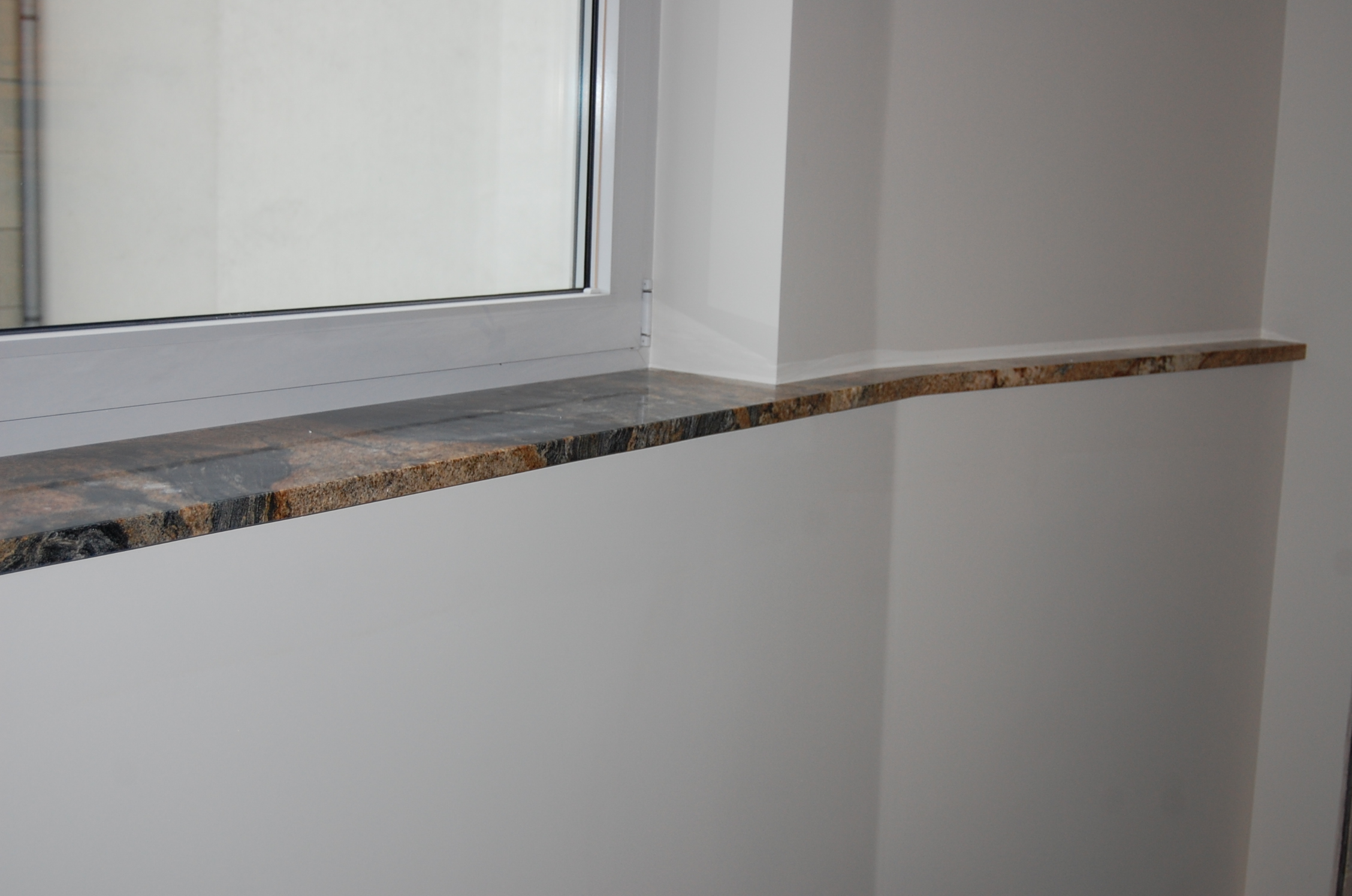 How to install a conglomerate window sill?