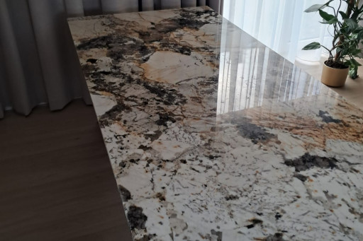 Stół z granitu Blanc du Blanc