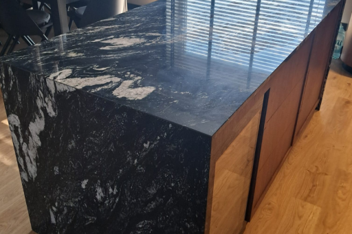 Granit Forest Black
