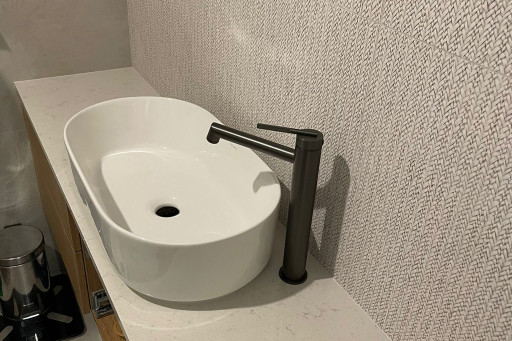 Blat łazienkowy z konglomeratu Technistone